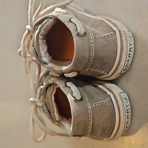 Baby Sperry boat shoes - Picture 7 of 11